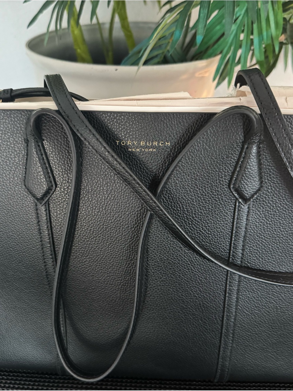 Tory Burch Perry Tote Black Leather NWT w/ Dust Bag